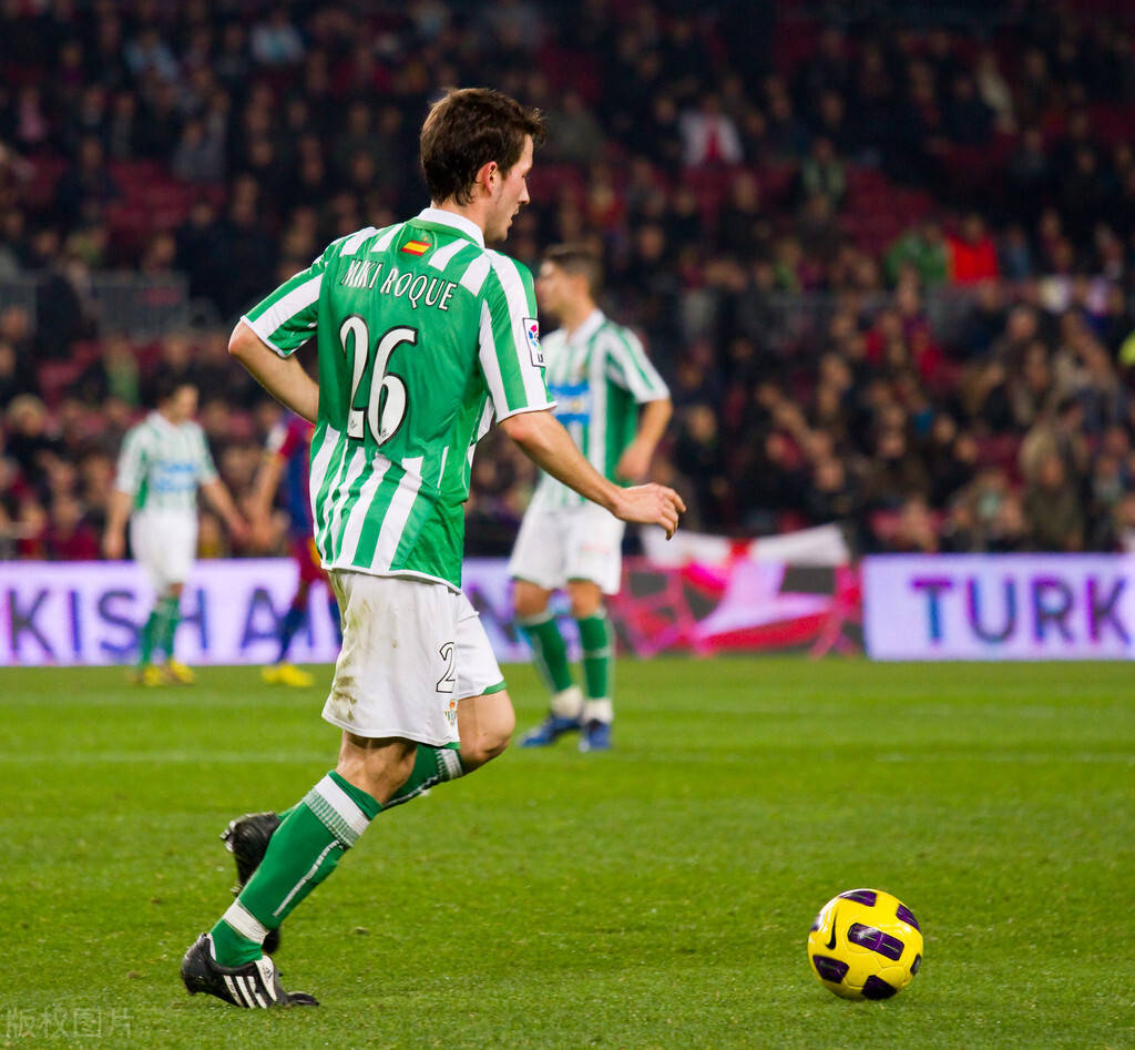 格拉纳达欢庆胜利！基希讷夫遭受打击