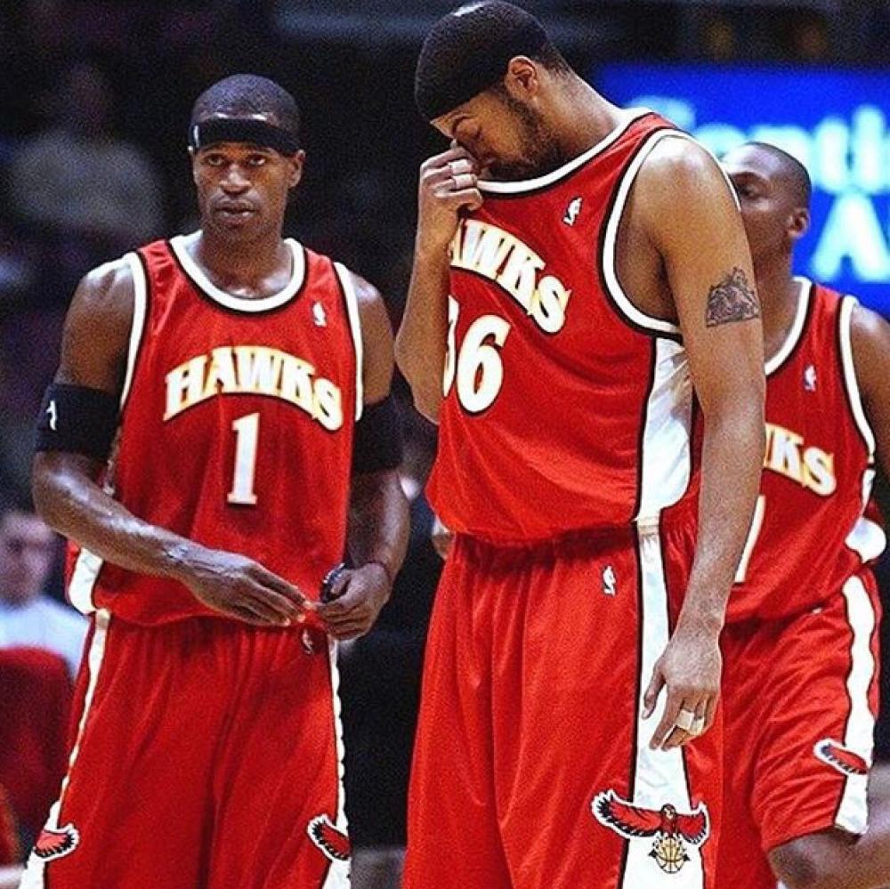 火箭力克老鹰，五人得分上双