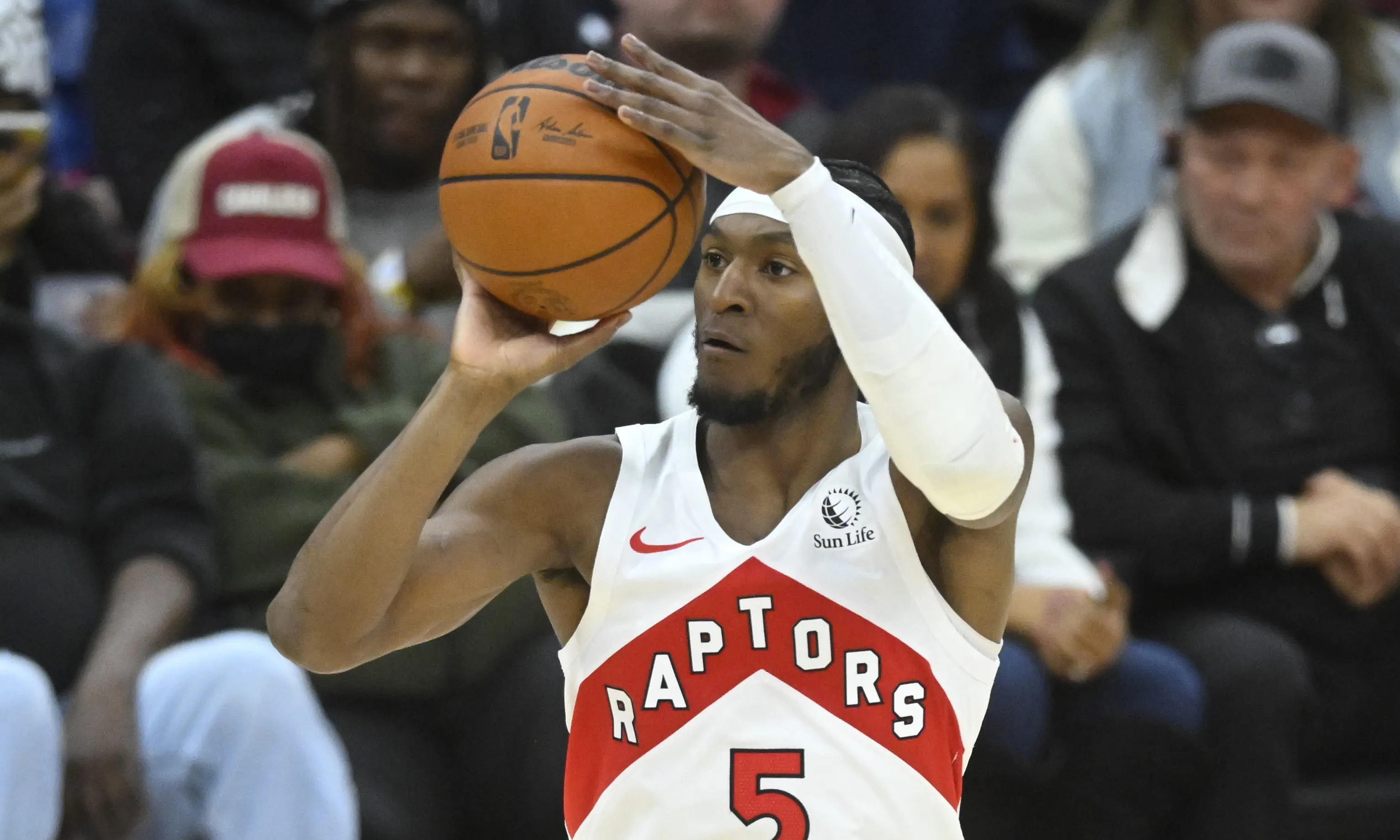 开云体育官方-猛龙队在客场发挥不佳，连续两场失利令球迷失望的简单介绍