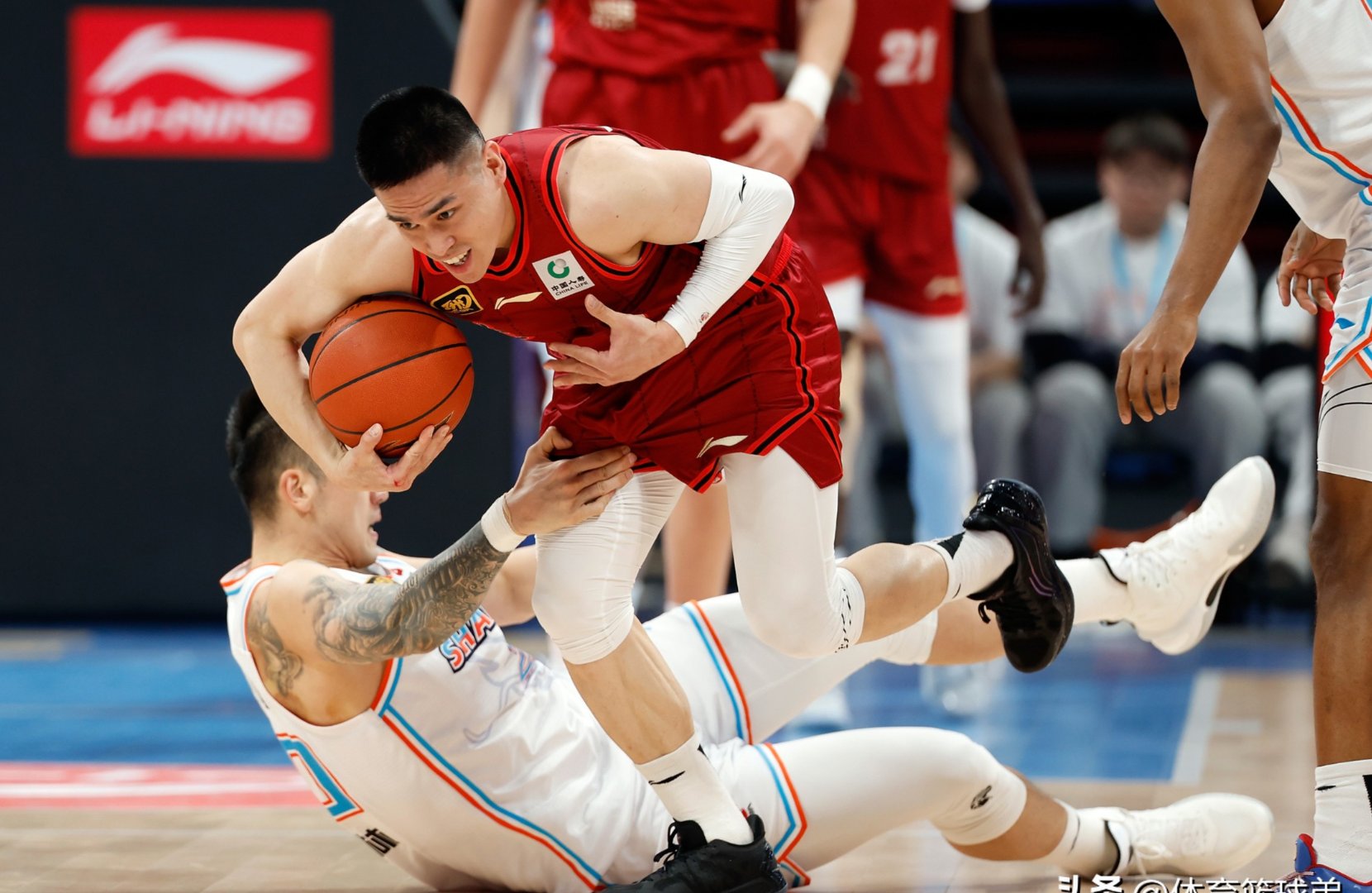 开云体育vip注册-关于战术调整见效，球队连胜取得联赛领先的信息