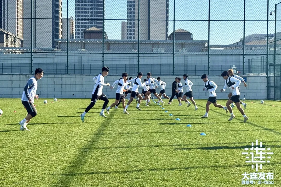 球队备战赛季决赛，冲刺总冠军