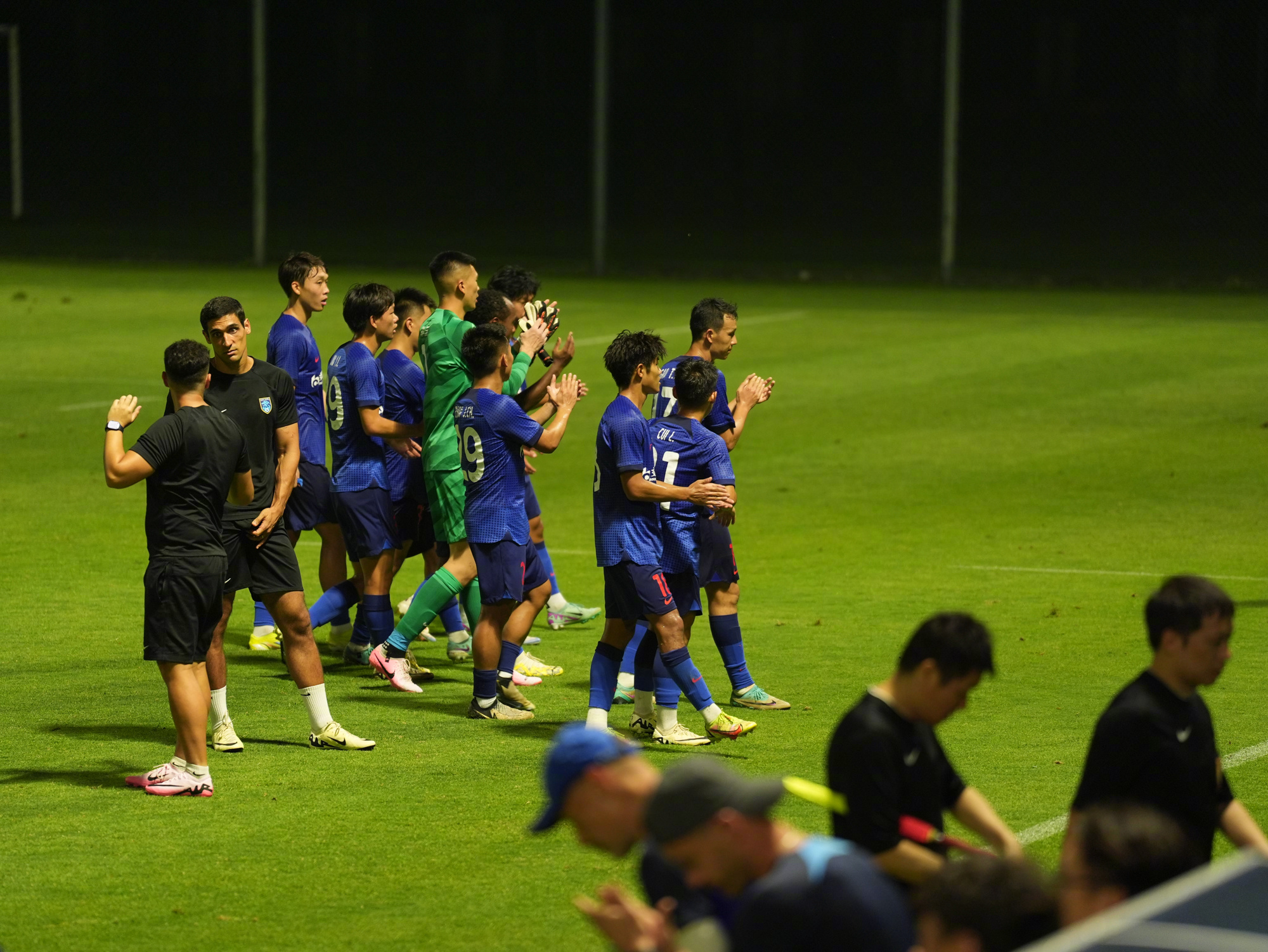 云达不莱梅球员在客场比赛中展现出团队合作精神的简单介绍